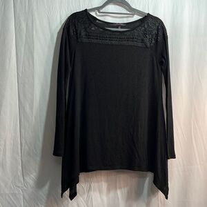 Black medium Olivia sky with lace shoulders longer sides